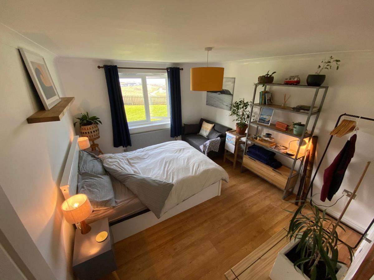 Sea Views On Fistral. Lovely Private Bedroom New Quay Εξωτερικό φωτογραφία